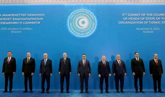 Cumhurbaşkanı Erdoğan, TDT Zirvesi aile fotoğrafı çekimine katıldı