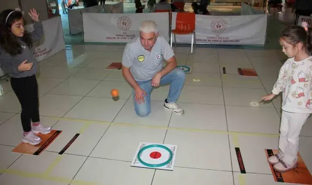 Minikler, hemsball ile ilk kez tanıştı