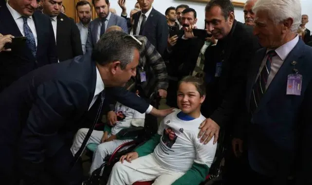 CHP Genel Başkanı Özel: "30 bin lira asgari ücreti hep beraber savunalım"