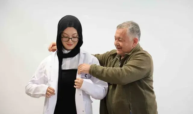 Kimya bölümü öğrencileri beyaz önlüklerini giydi