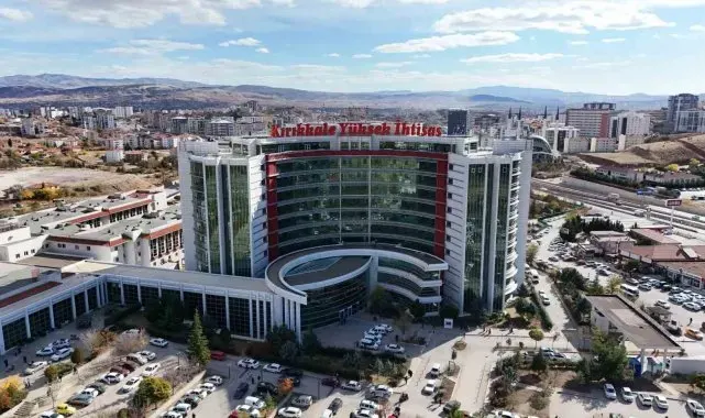 Usulsüz sağlık raporu düzenleyen 2'si emekli 12 kamu görevlisine gözaltı kararı