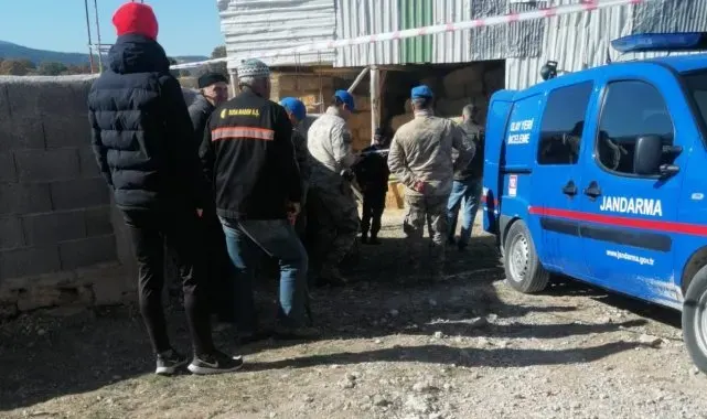 Gediz'de haftalardır kayıp olan kadın samanlıkta ölü bulundu