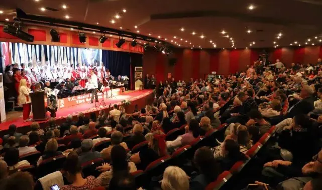 Nazillili sanatseverler Cumhuriyet konseri ile coştu