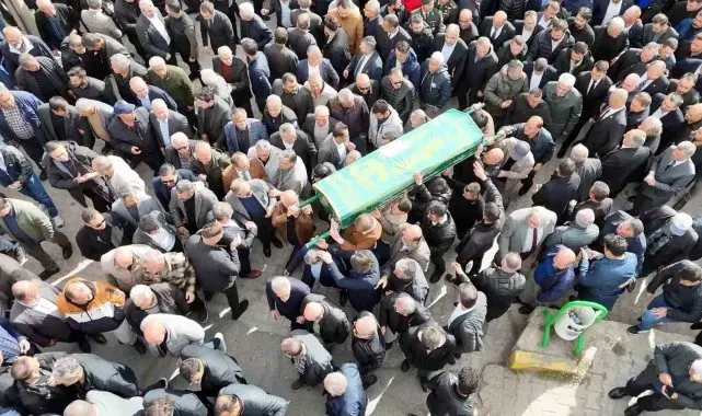 Kuzeninin silahlı saldırısı sonucu hayatını kaybeden belediye başkanı son yolcuğuna uğurlandı
