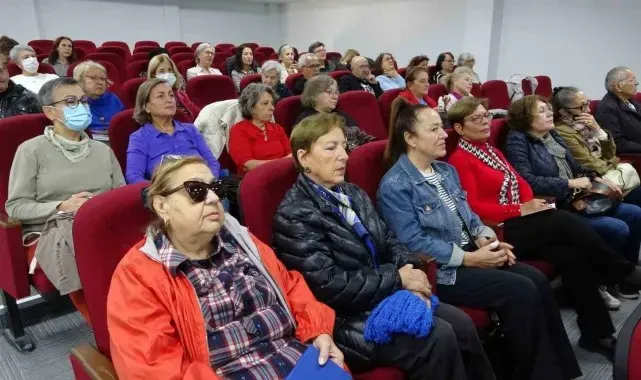 Çanakkale'de 'Türkiye Yüzyılı Emektarları' temalı '3. Yaş Üniversitesi ve Hayat Okulu' açıldı