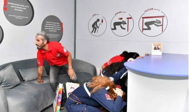 Mersin'de muhtarlara afet farkındalık eğitimi veriliyor