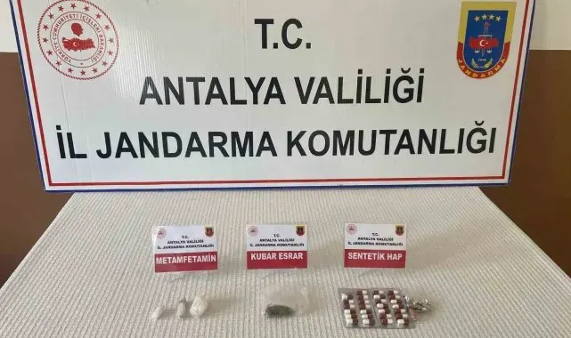 Otobüste üzerinden 5 çeşit uyuşturucu çıkan yolcu tutuklandı