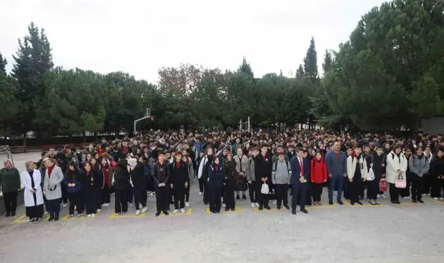 Başkan Söğüt'ten gençlere: "Her zaman yanınızdayız"