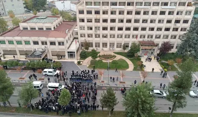 Batman'da gösteri ve etkinliklere 10 gün yasak kararı