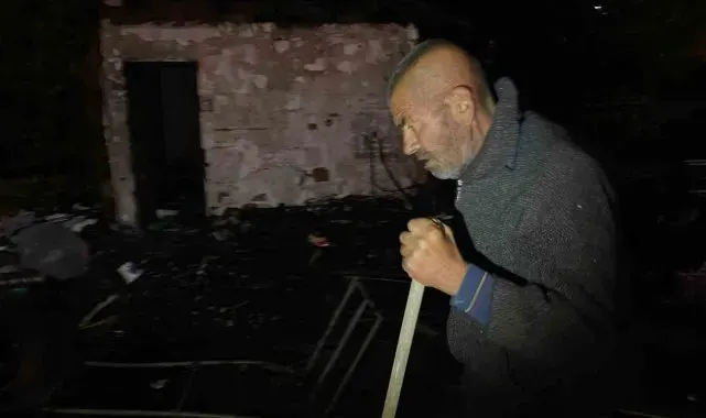 Antalya'da metruk evde çıkan yangın, yaşlı adamı evsiz bıraktı