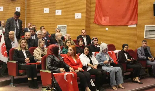 Siirt'te MHP "Bir ve Birlikte Hilal'e Doğru" Türkiye toplantısı düzenledi
