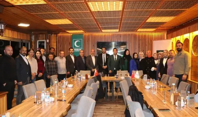 Erzincan Yeşilay'da bayrak değişimi