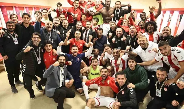 Sivasspor'dan galibiyet pozu