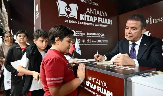 Kitap Fuarı'nda yerel yazarlar okurlarıyla buluşuyor