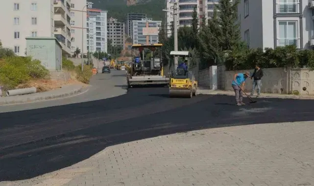 Onikişubat Belediyesi'nden yol yatırımları