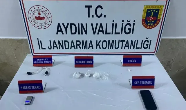 Uyuşturucu ile taksiye binen kadın, jandarmadan kaçamadı