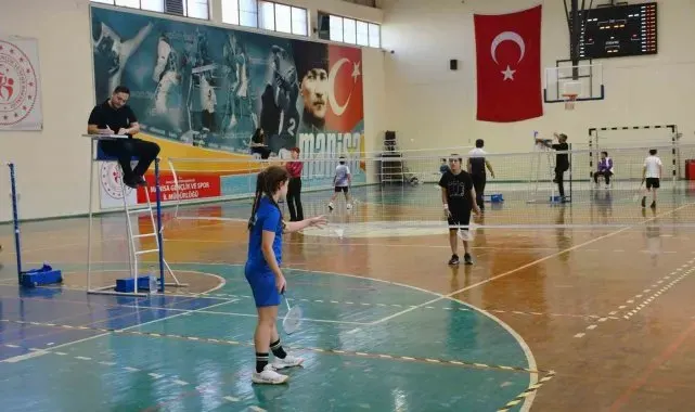 Yunusemreli badmintonculardan 8 madalya