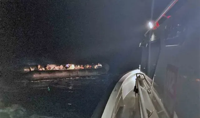 Yunanistan'ın geri ittiği 11'i çocuk 29 düzensiz göçmen kurtarıldı