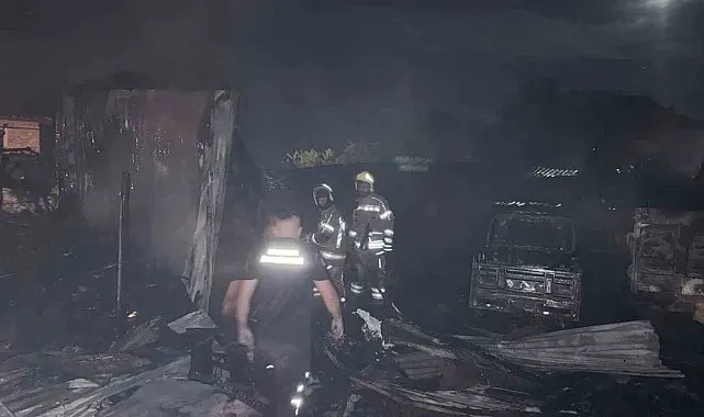 Bursa'da samanlıkta başlayan yangın eve sıçradı