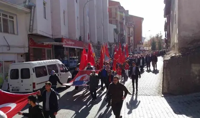 Hisarcık'ta Cumhuriyet Yürüyüşü