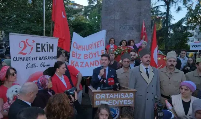 Trabzon'da Cumhuriyet için yürüdüler
