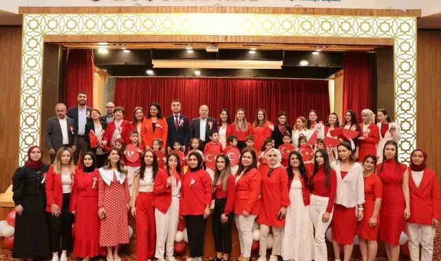 Yüreğir'in minik öğrencileri 29 Ekim'i coşkuyla kutladı