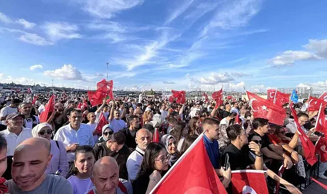 SOLOTÜRK'ten Zafer Bayramı için İstanbul'da nefes kesen gösteri