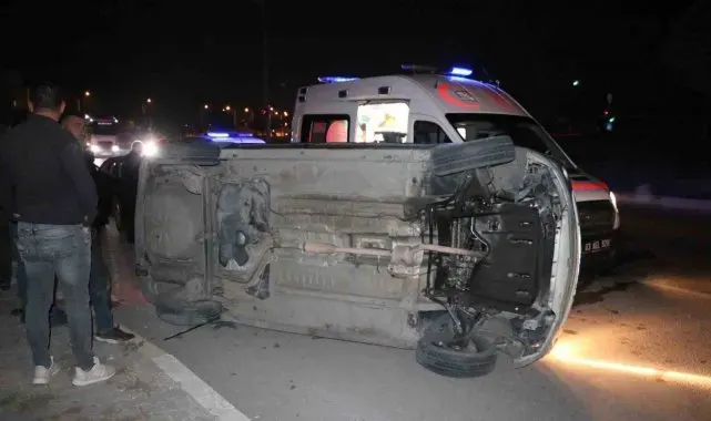 Refüje çarpıp takla atan araçta aynı aileden 5 kişi yaralandı