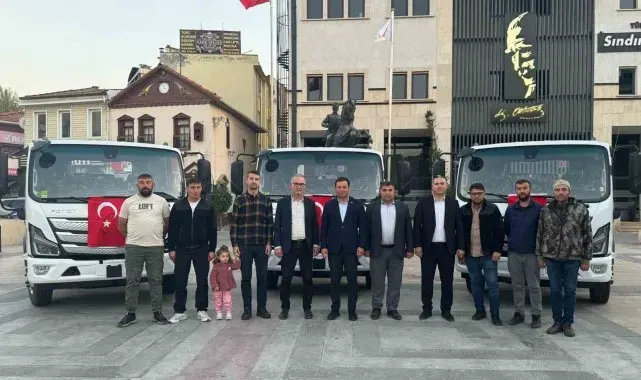 Sındırgı Belediyesi'ne 5 hizmet aracı