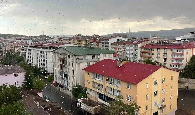 Bingöl'de sağanak yağış etkili oldu