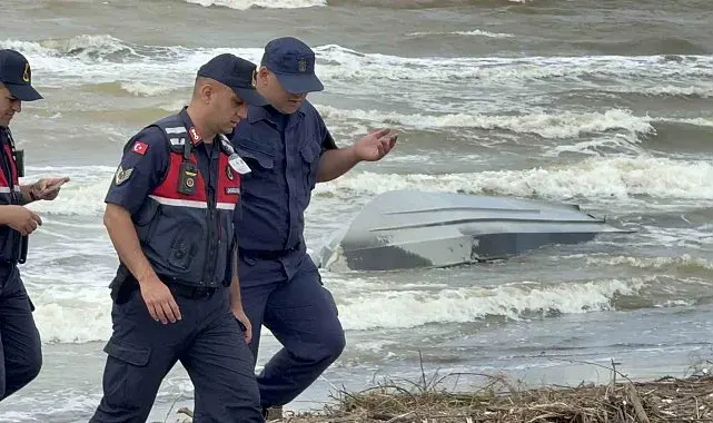 Samsun'da sahile vurmuş insansız deniz aracı bulundu
