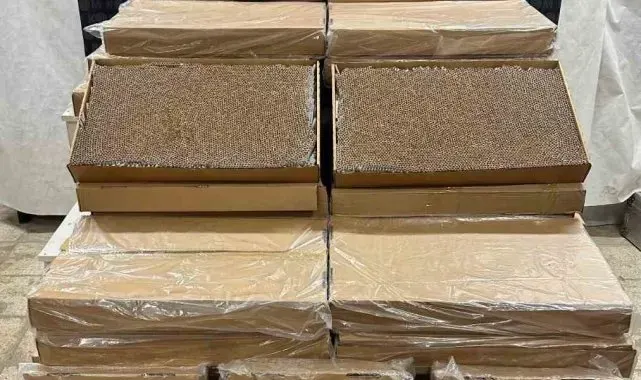 Eskişehir'de 75 bin dal kaçak makaron ve 140 bin adet sigara filtresi ele geçirildi