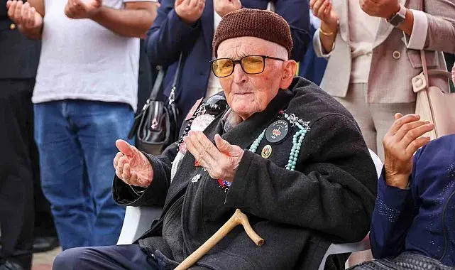 Bilecik'te şehitlik ziyareti