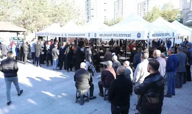 Mobil Başkan Tınaztepe'de ilgiyle karşılandı