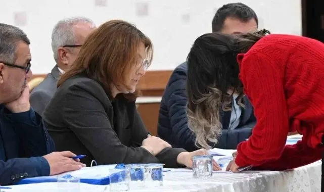 Bozüyük'te belediye ait dükkanlar ihaleye verildi