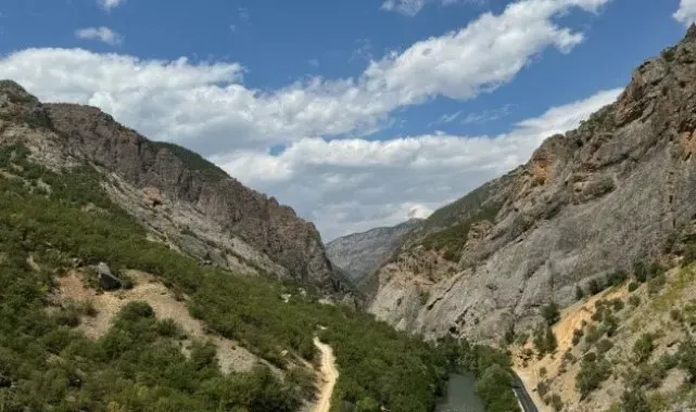 Munzur Nehri'ne akan kanalizasyona karşı imza kampanyası başlatıldı