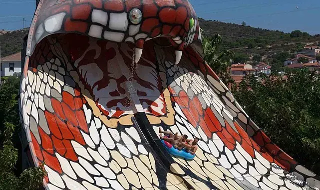 Büyükşehir'den gençlere aquapark keyfi
