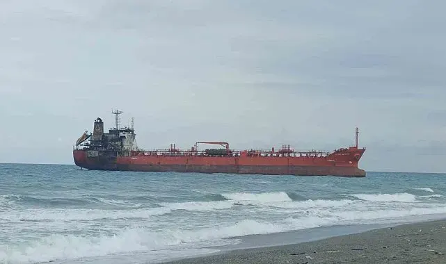 Karadeniz'de dron saldırısına uğrayan gemi Samsun'da karaya oturdu