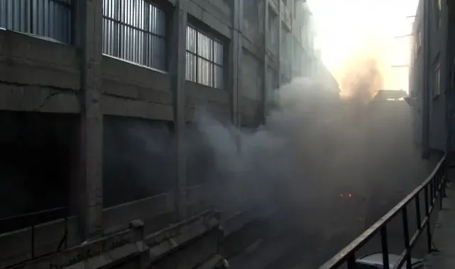 Zeytinburnu'nda iş merkezindeki yangını 16 saat sonra söndürüldü