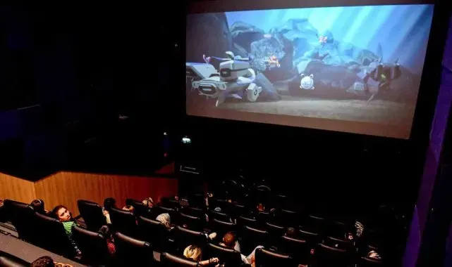 Özel bireyler aileleriyle sinema keyfi yaptı