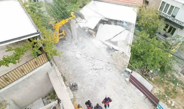 Kapadokya'da kaçak yapıların yıkımı sürüyor