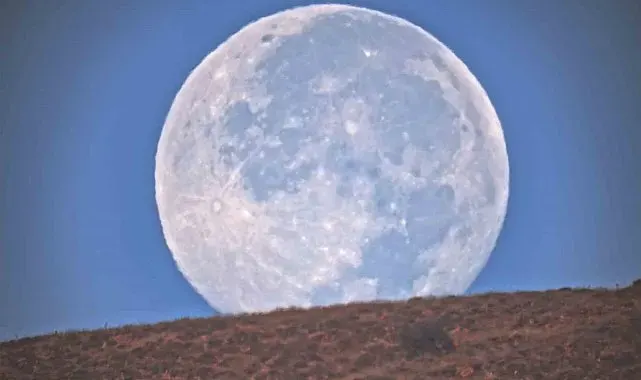 Bitlis'te etkileyici manzara: Ay battı, güneş doğdu