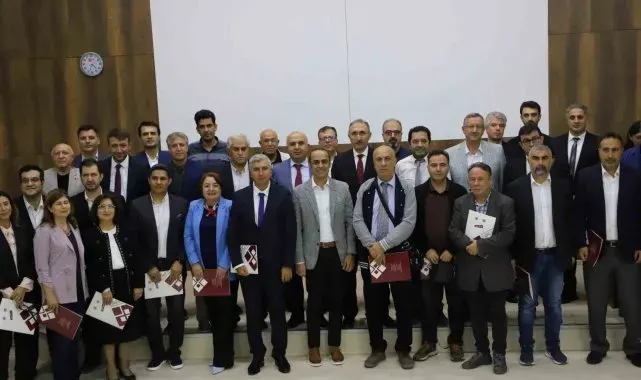 FÜ'de başarılı akademisyenler ödüllendirildi