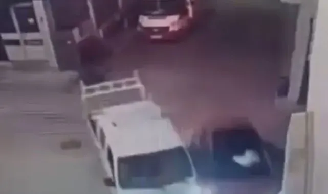 Bursa'da kamyonet ile otomobilin çarpıştığı kaza kamerada