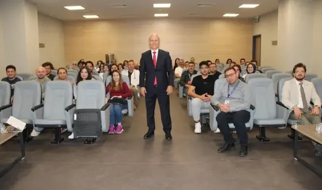 Kütahya Şehir Hastanesi'nde konferans