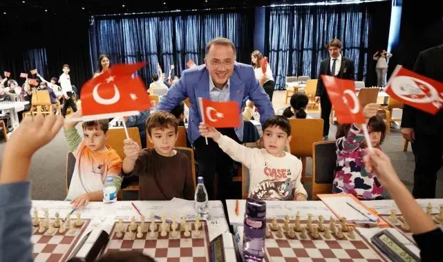 Beylikdüzü'nde 29 Ekim ve Ata'ya Saygı Satranç Turnuvası'na yoğun ilgi