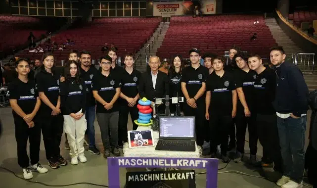 Küçükçekmece'de VEX Robotics heyecanı