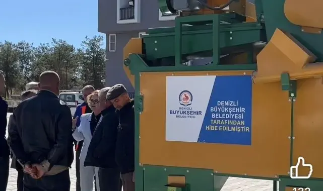 Başkan Çelik, tohum eleme makinesini Bozkurtlu çiftçilere teslim etti