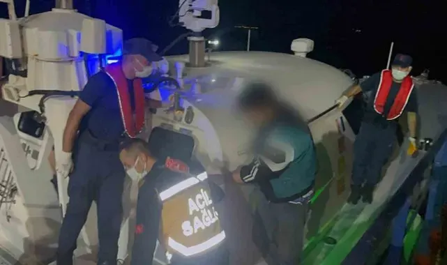 Ticari gemide rahatsızlanan vatandaşa tıbbi tahliye