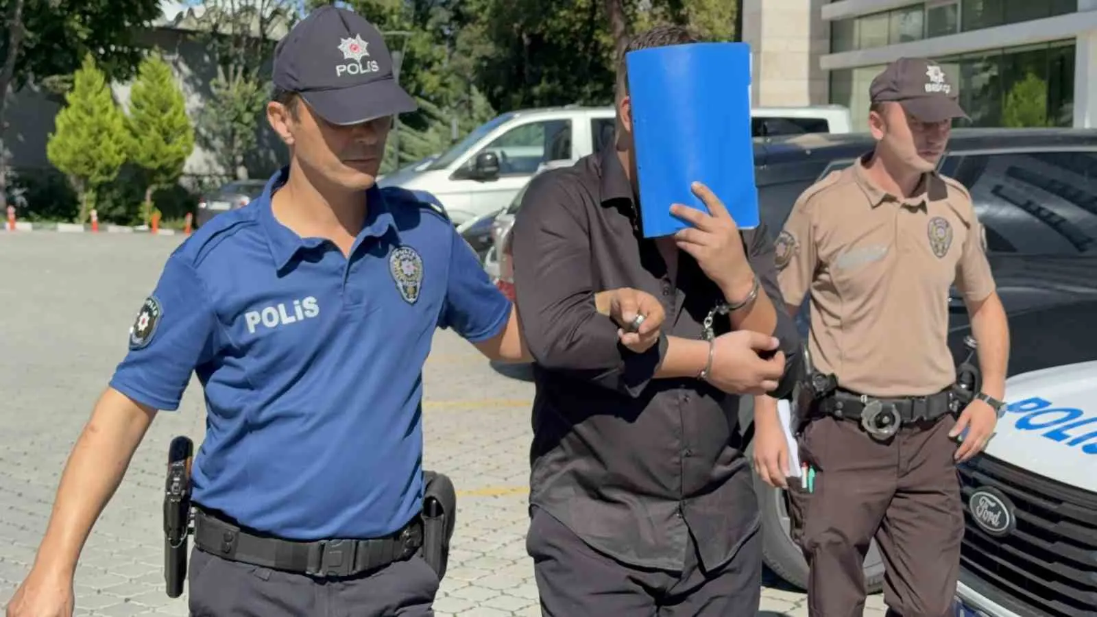 Hastanede dehşet: Hasta yakınının su ısıtıcısıyla saldırdığı röntgen teknisyeninin omzu kırıldı